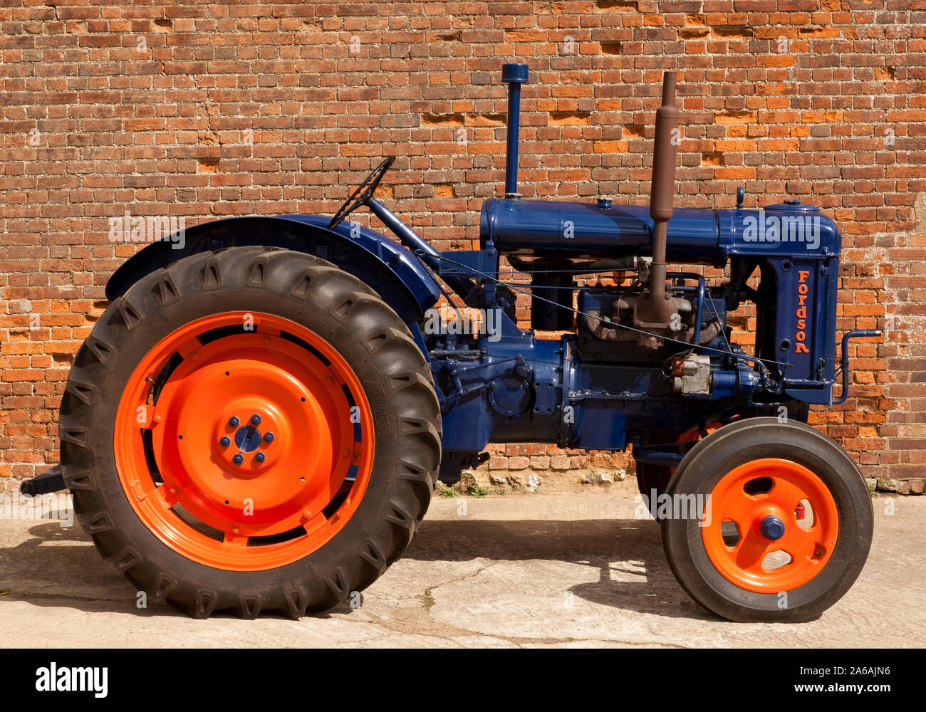 Oldtimer-Traktor Fordson E27N Stockfoto