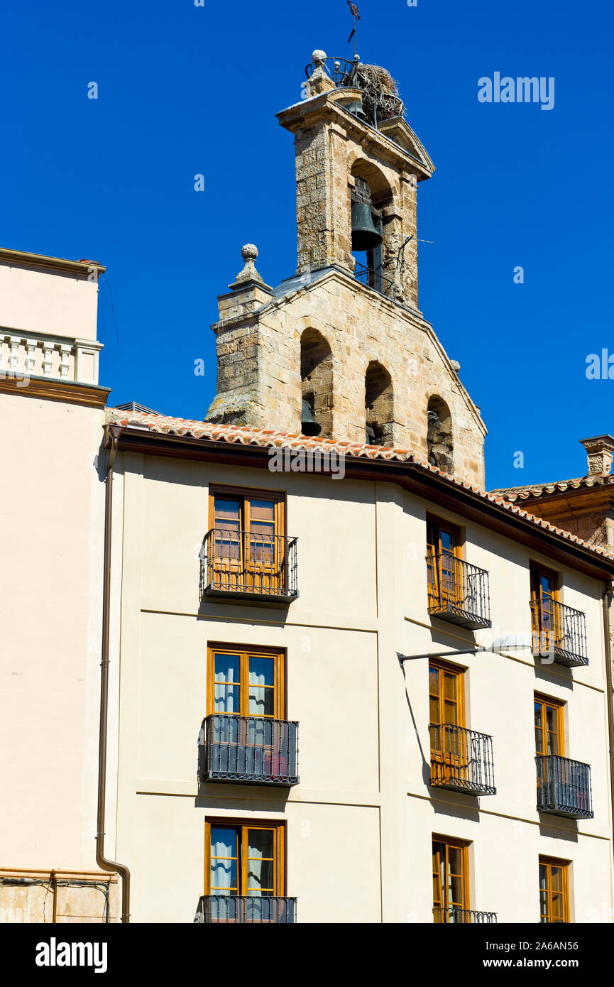 Gebäude in der Nähe von Plaza Mayor, Salamanca, Kastilien und León, Spanien Stockfoto