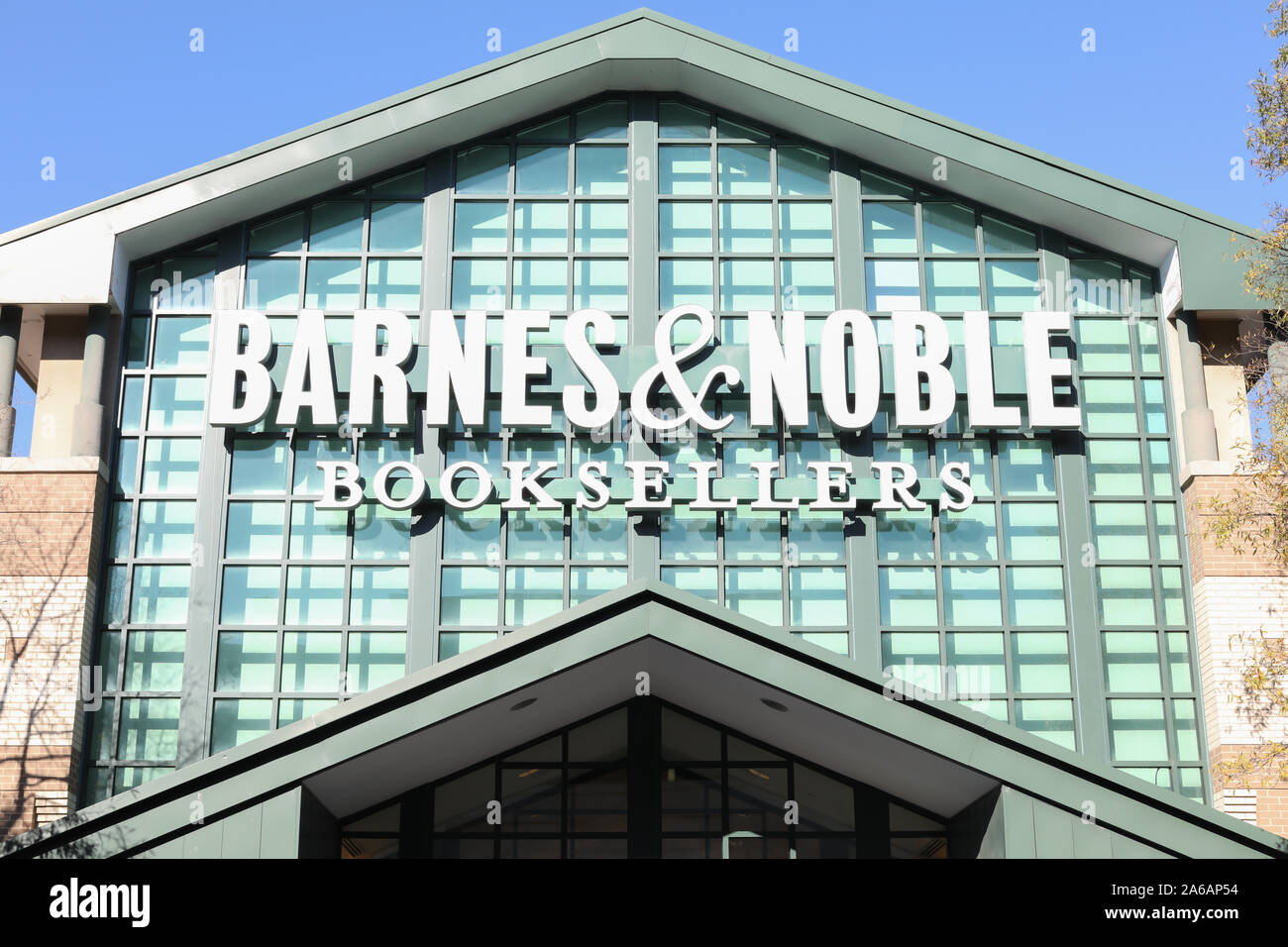 Gaithersburg, Maryland/USA - Oktober 18, 2019: Barnes & Noble Logo auf ihren wichtigsten Store Niederlassung in Gaithersburg, MD. Stockfoto