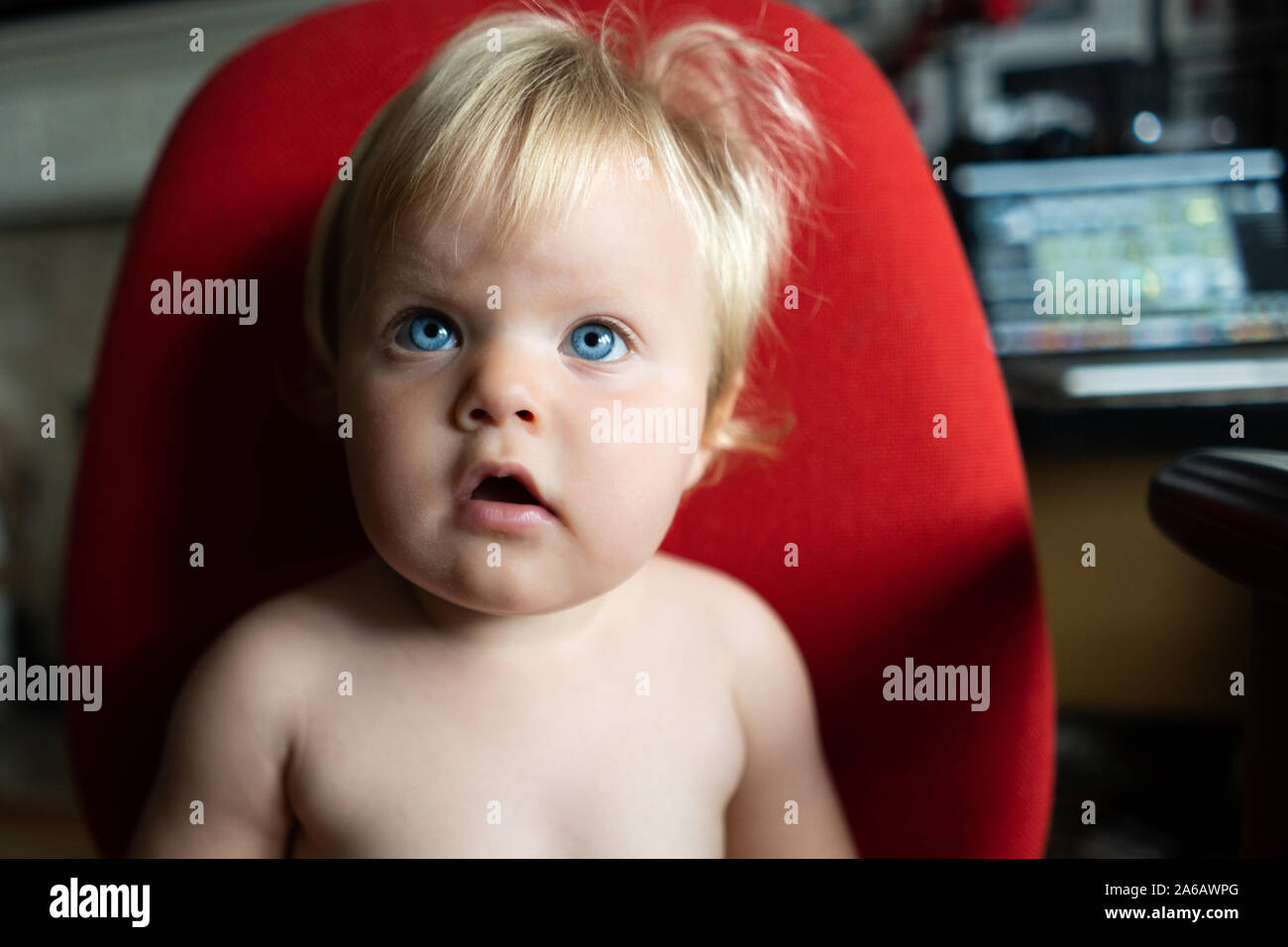 Hubsche Blaue Augen Baby Stockfotos Und Bilder Kaufen Alamy