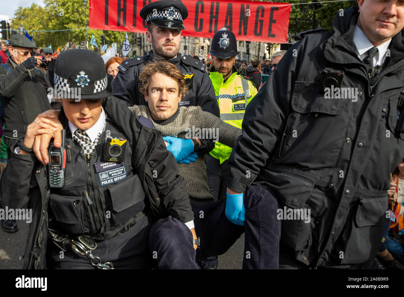 London, 10. Oktober 2019, vom Aussterben Rebellion Demonstration und Besetzung des Trafalgar Square. Stockfoto
