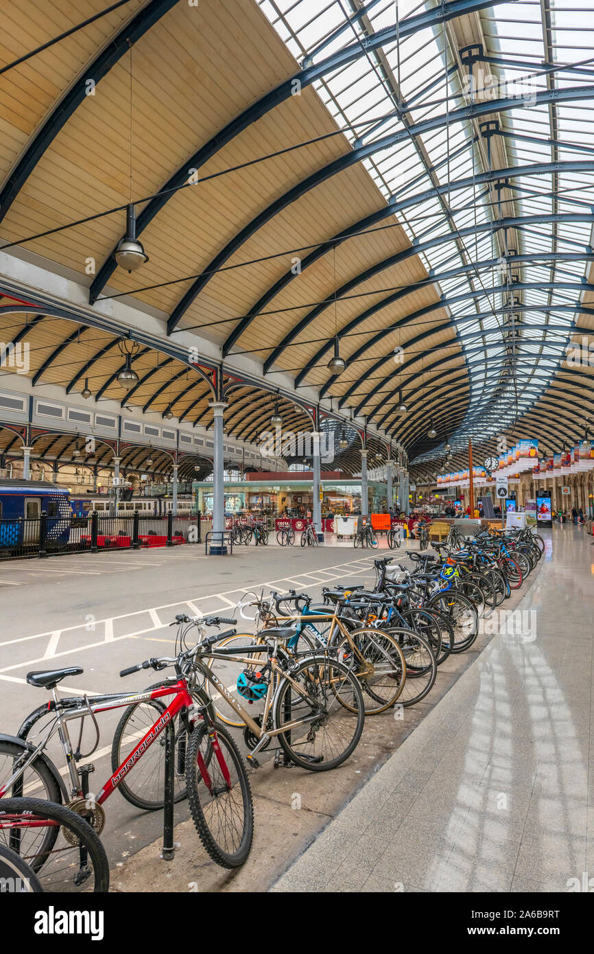 Bahnhof Newcastle befindet sich auf der East Coast Main Line, die Stadt Newcastle upon Tyne, Tyne und Wear, England. Stockfoto