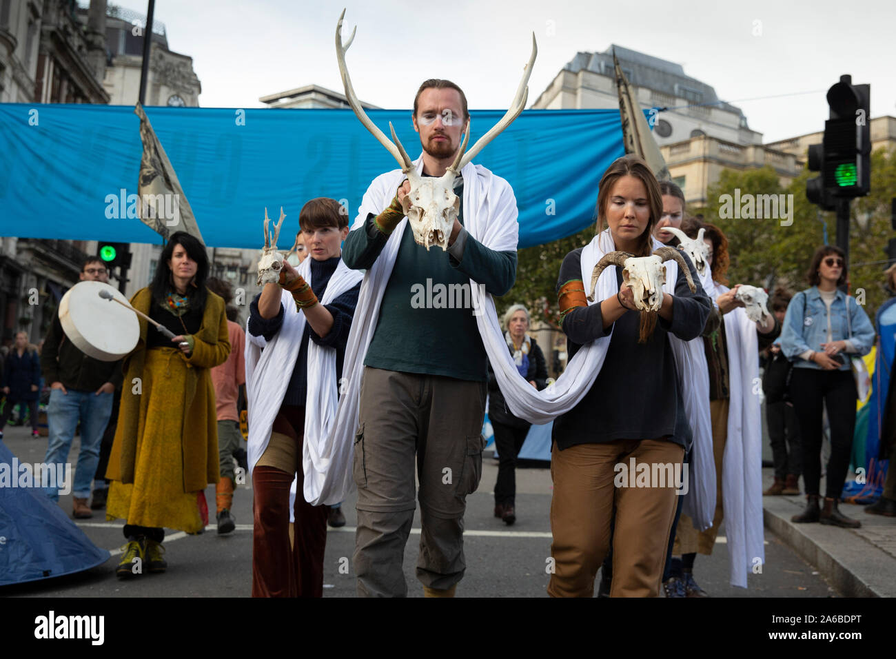 London, 10. Oktober 2019, vom Aussterben Rebellion Demonstration und Besetzung des Trafalgar Square. Stockfoto