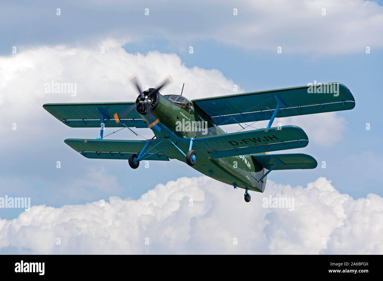 Doppeldecker Antonov-2 auf dem Festival auf dem Flugplatz feiert 100 Jahre fliegen in Lüneburg, Niedersachsen, Deutschland Stockfoto