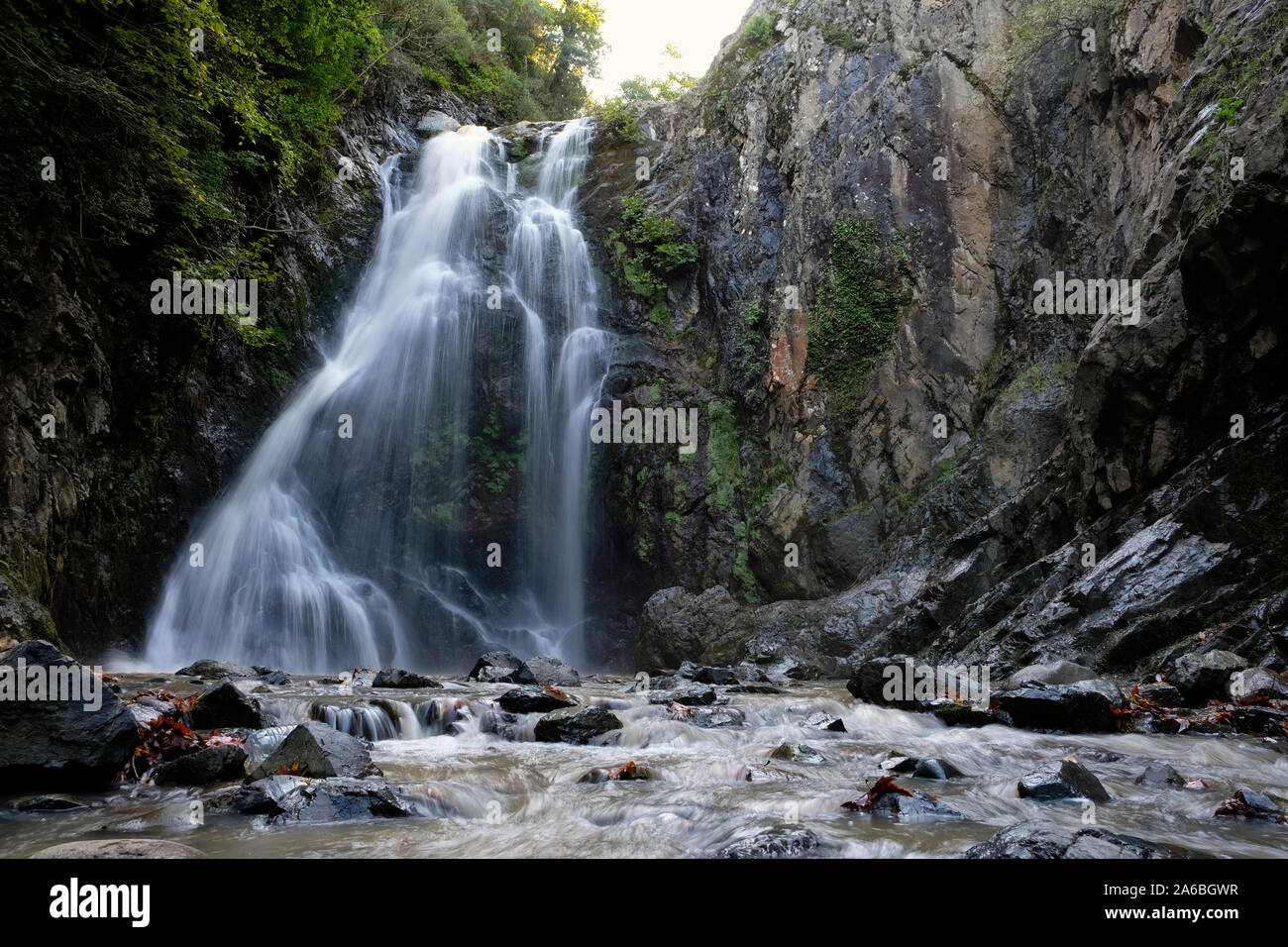 Eine der wertvollsten Teile von Yalova, Sudüşen Watervfall befindet sich innerhalb der Grenzen von Termal Bezirk. Die Lage ist ziemlich attraktiv für in entert. Stockfoto