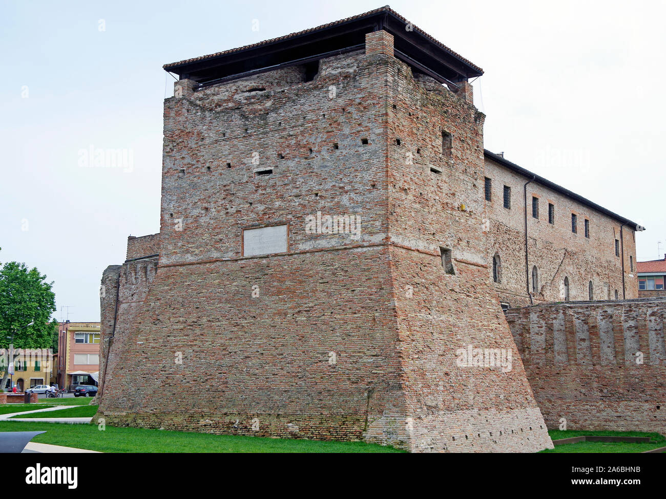 Die wunderbare stark befestigte Castel Sigismondo erbaut 1437 - 52, seine massiven Ziegelwänden Ursprünglich wurden mit fayencen Arbeit beendet Stockfoto