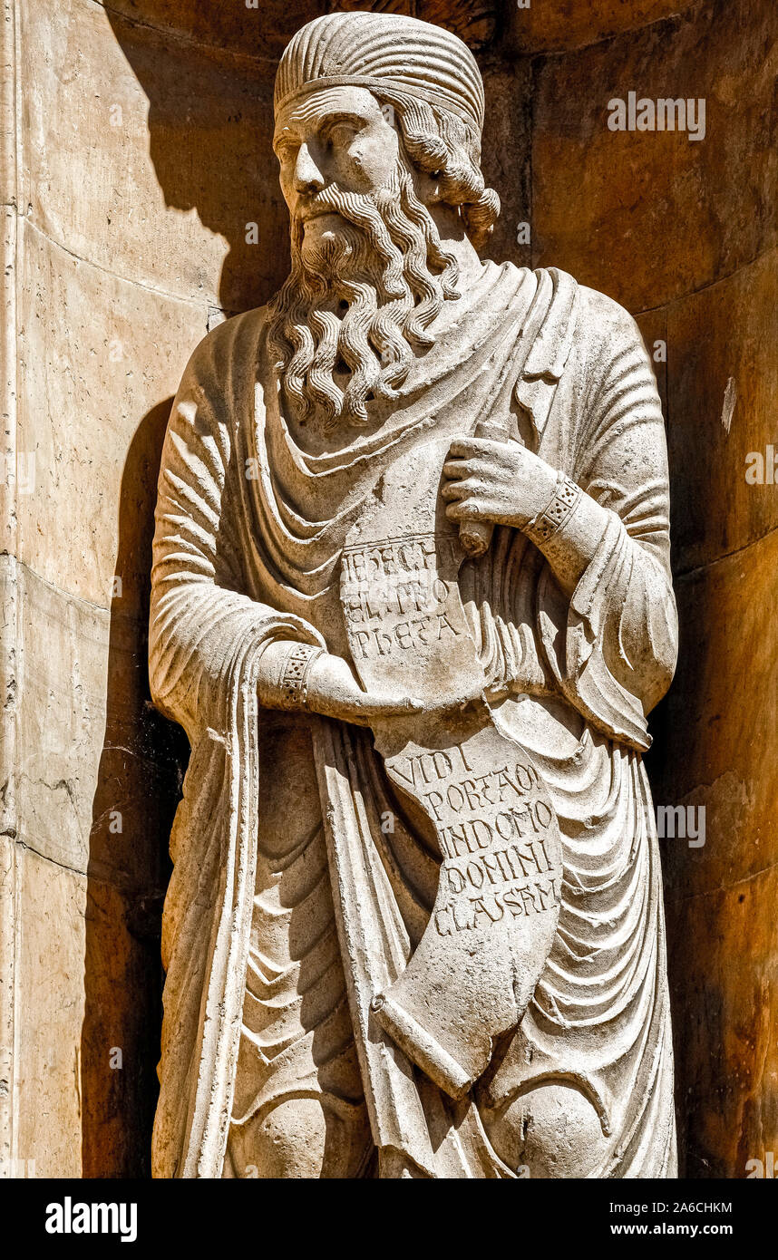 Italien Emilia Romagna Fidenza Dom-External-Statue von König David, Arbeit zurückzuführen, Benedetto Antelami Stockfoto