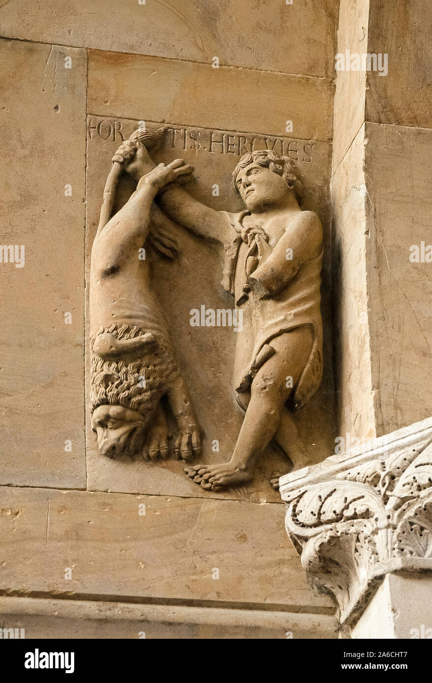 Italien Emilia Romagna - Fidenza San Donnino Kathedrale - Externe - Herkules und der Löwe Stockfoto
