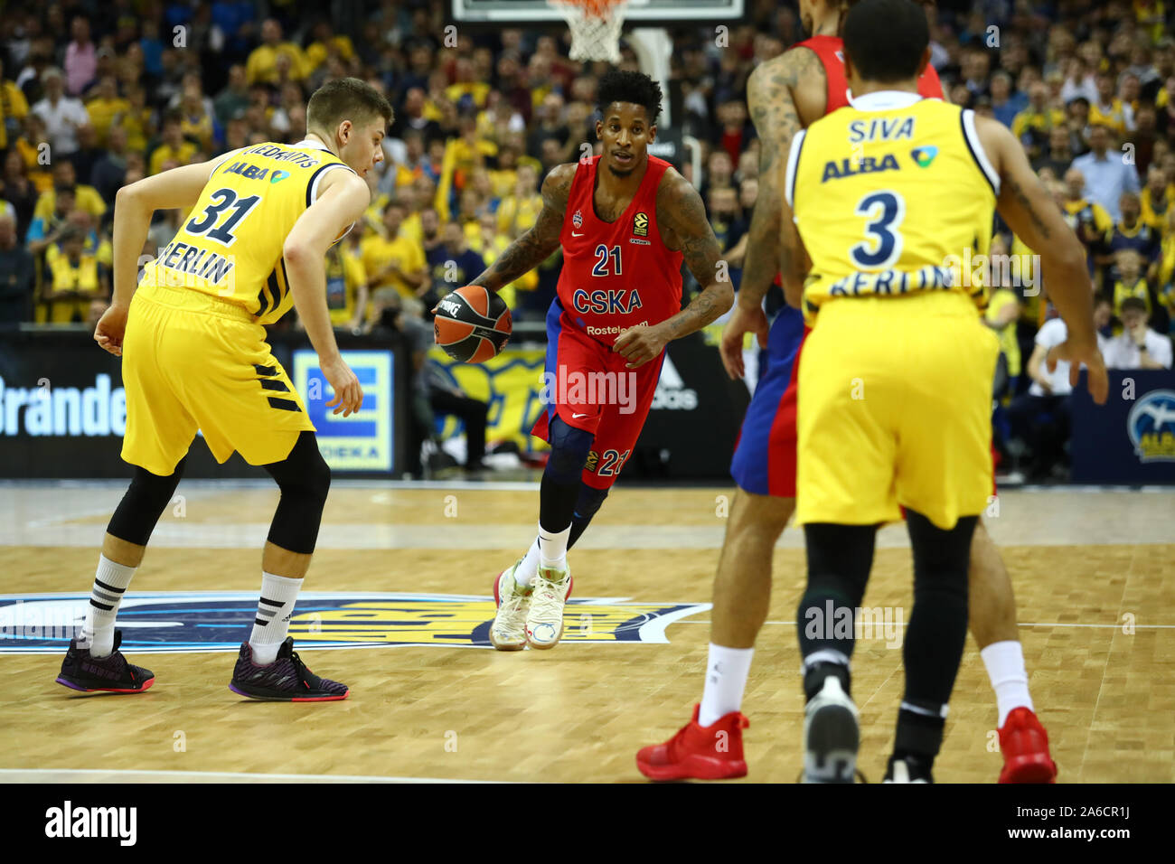 Berlino, Italien. 25 Okt, 2019. 21 clyburnduring Alba Berlin vs CSKA Mosca, Basketball Euroleague Meisterschaft in Berlino, Italien, 25. Oktober 2019 - LPS/Michele Morrone Credit: Michele Morrone/LPS/ZUMA Draht/Alamy leben Nachrichten Stockfoto