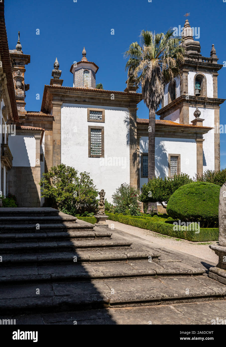 Vila Real, Portugal - 13 August 2019: Details des Daches von Mateus Palast in Vila Real, Portugal Stockfoto