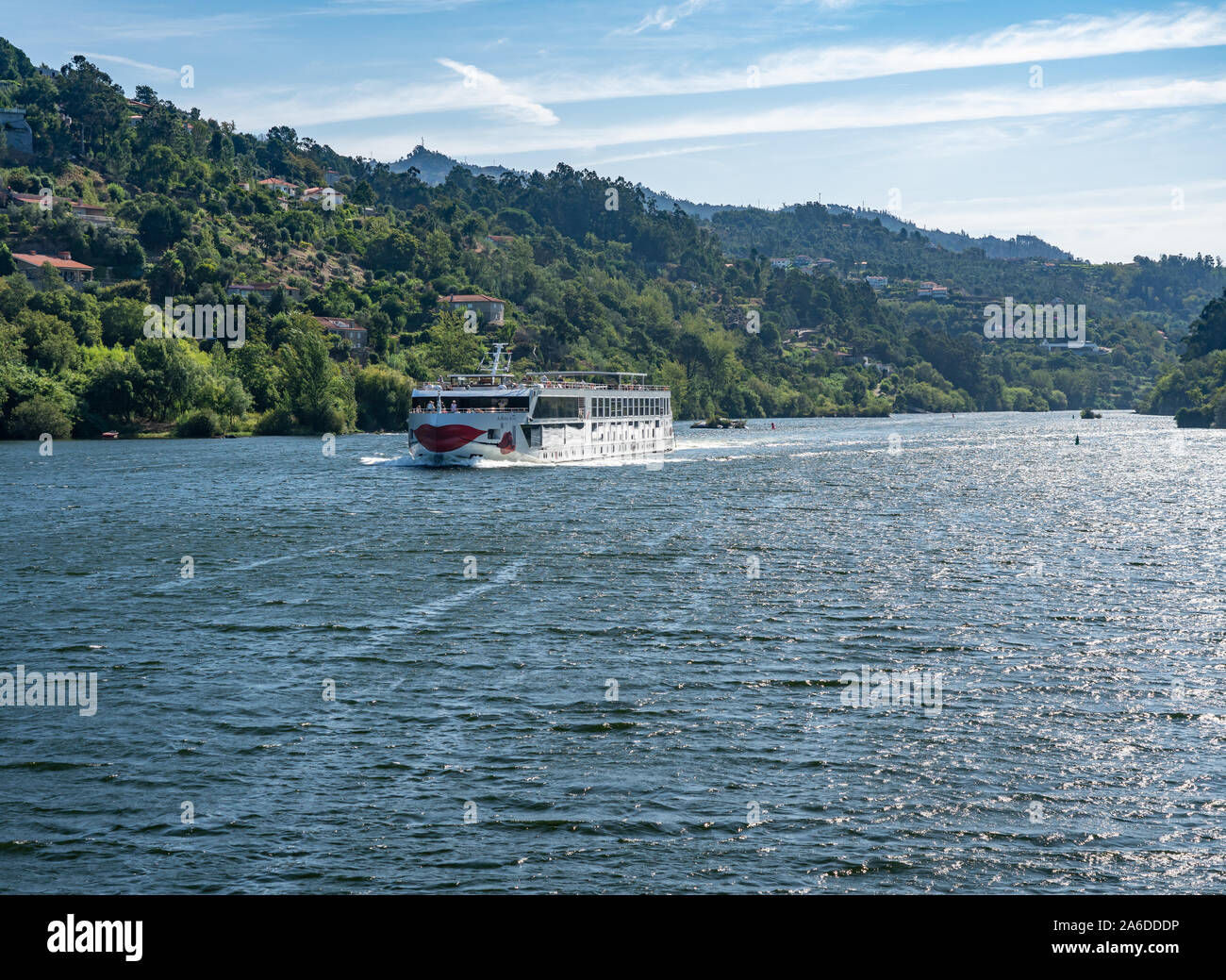 Porto, Portugal - 13 August 2019: Ein Rosa Alva River Cruise Boot Touren des Douro in Portugal Stockfoto