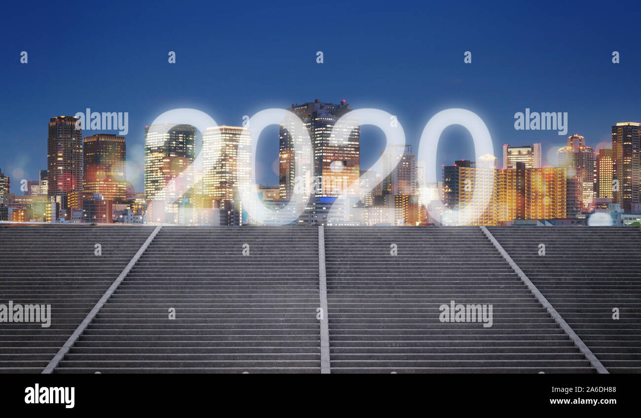 Das neue Jahr 2020 in der Stadt. Panoramablick auf die Stadt bei Nacht. Neues Jahr Feier 2020 Stockfoto