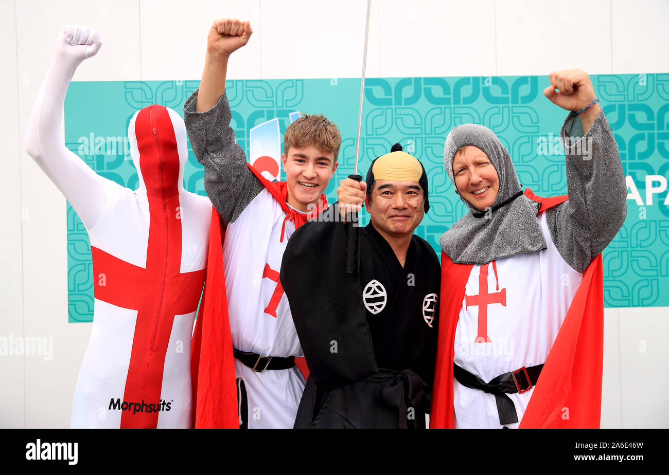 England Fans vor der 2019 Rugby WM Finale von International Stadium Yokohama. Stockfoto