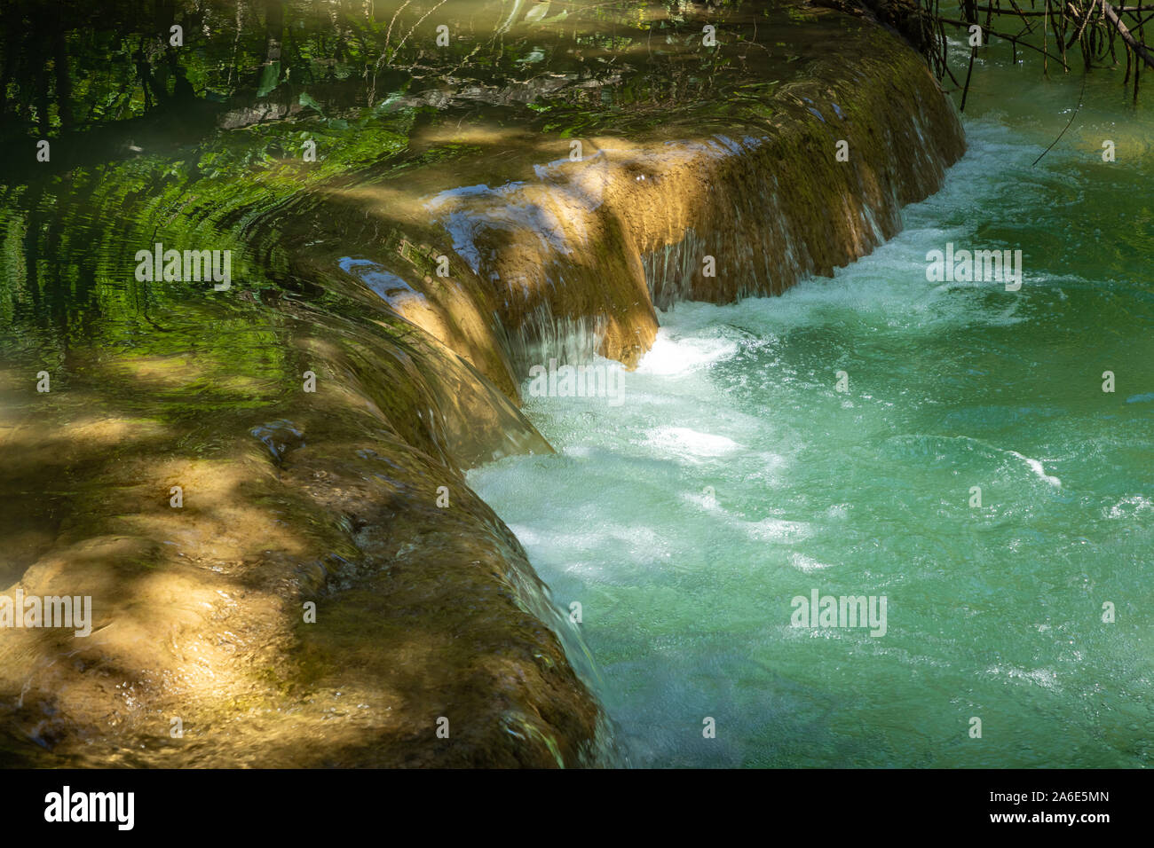 Tad Sae Wasserfall in der Provinz Luang Prabang, Laos Stockfoto