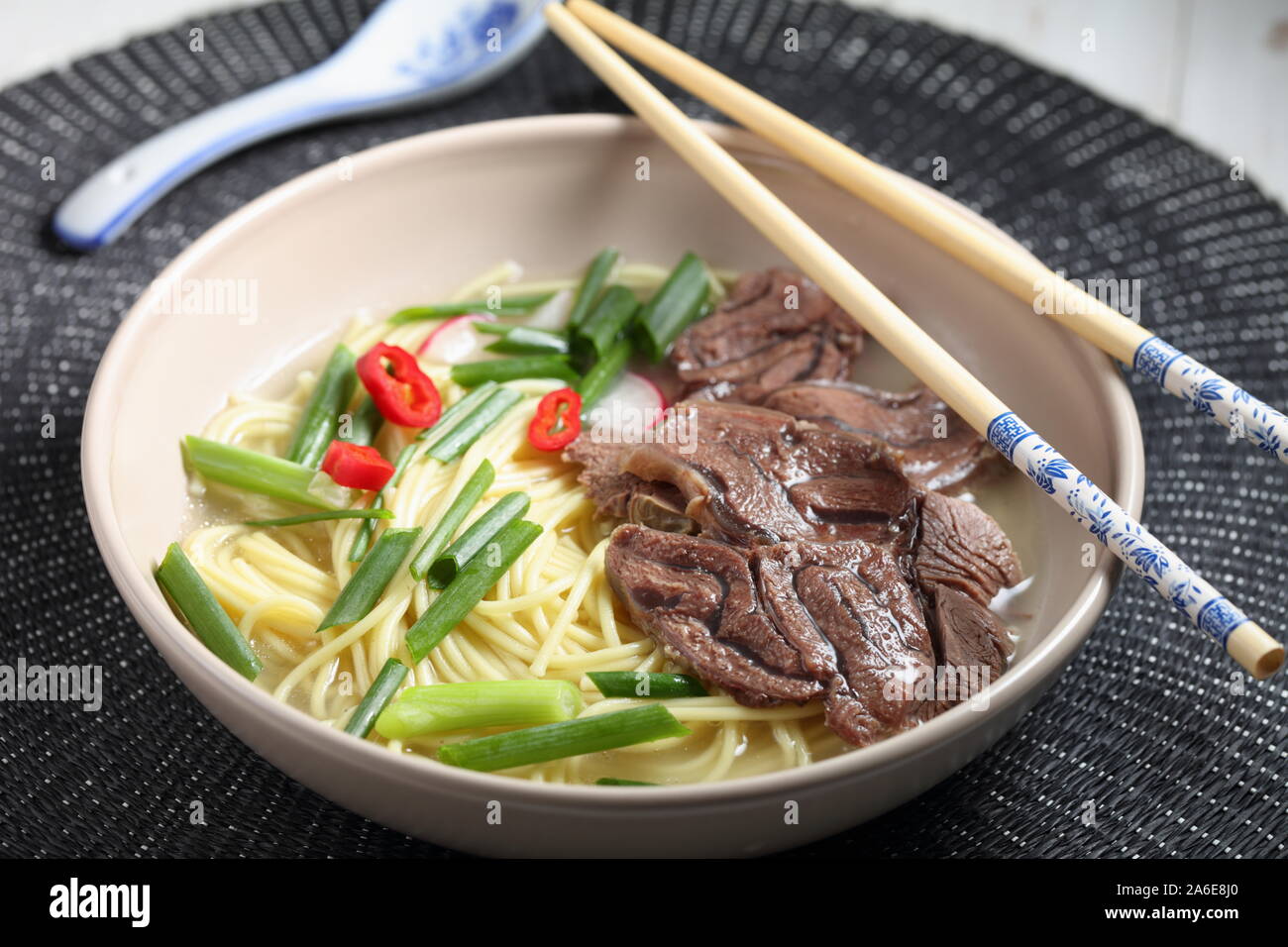 Pasta mit rindfleisch -Fotos und -Bildmaterial in hoher Auflösung – Alamy