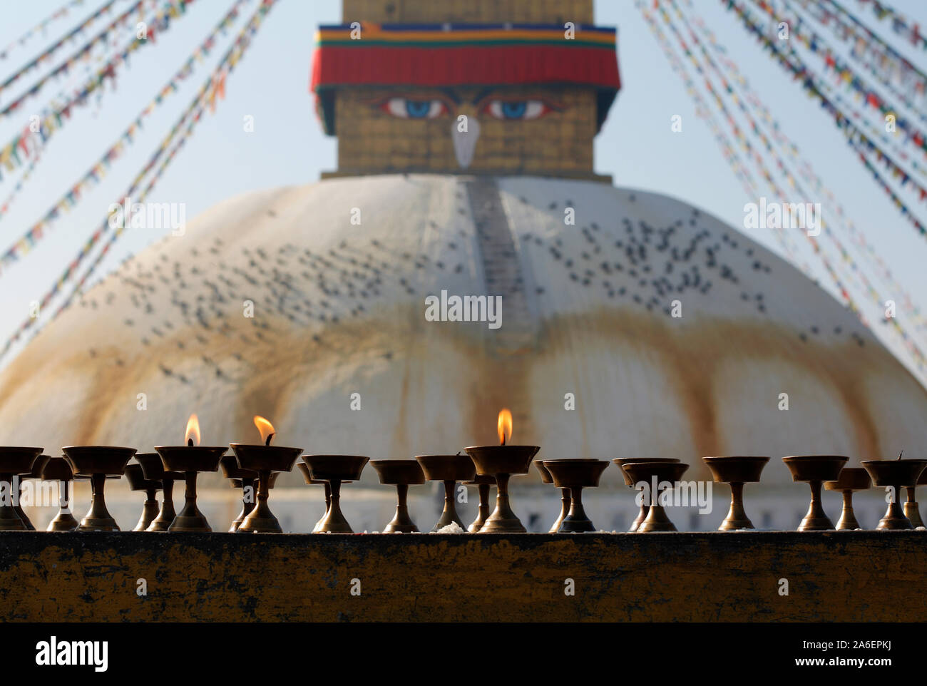 Buddhistische Schmetterlinge vor Boudhanath Stupa, Boudha, Kathmandu, Nepal Stockfoto