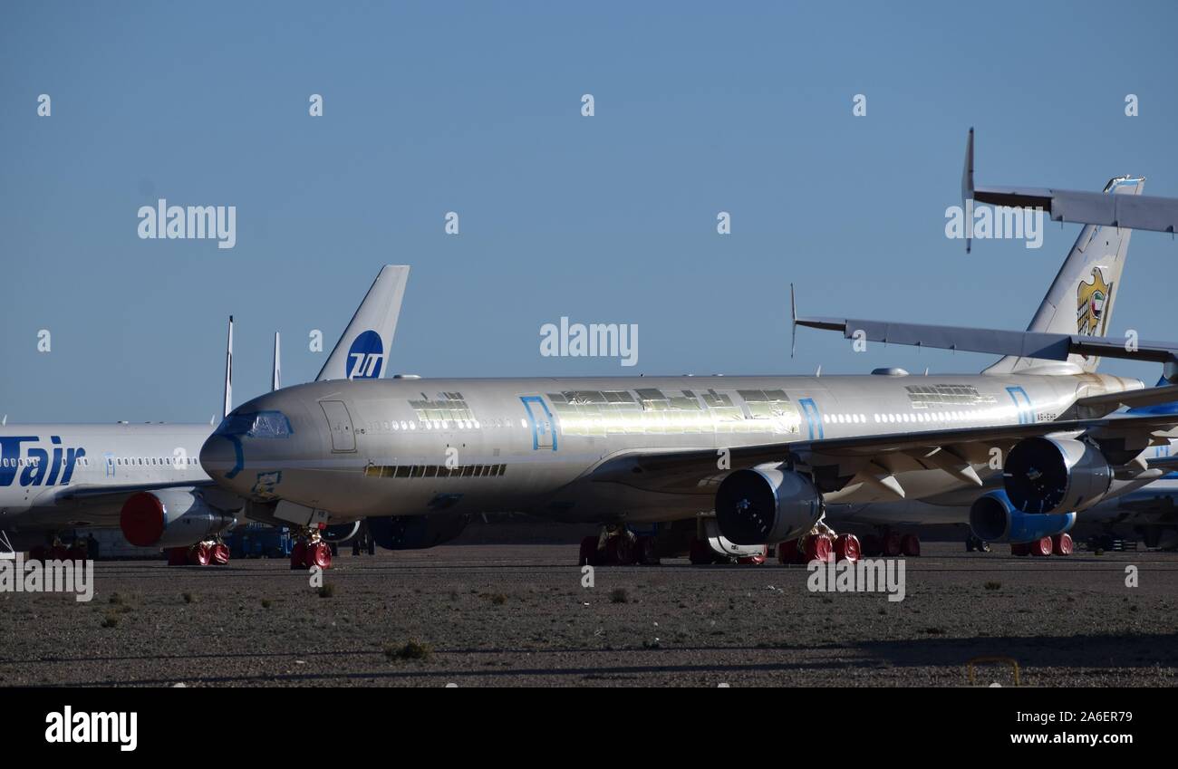 Teruel, Spanien - 24. Oktober 2019: Flugzeuge auf die verschrottung Flughafen von Teruel Spanien. Verschrottung hat begonnen. Stockfoto