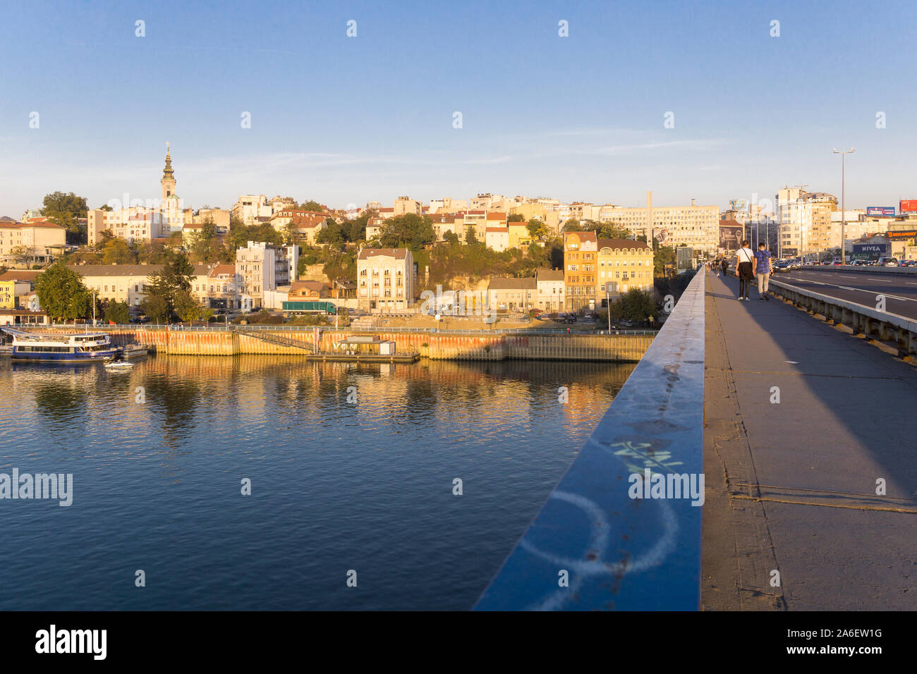 Belgrad, Serbien - Skyline von alten Belgrad vom Branko Brücke am späten Nachmittag gesehen. Serbien, Europa. Stockfoto