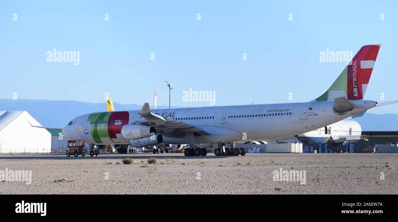 Teruel, Spanien - Oktober 24, 2019: Air Portugal unternehmen Ebene auf die verschrottung Flughafen von Teruel Spanien. Stockfoto