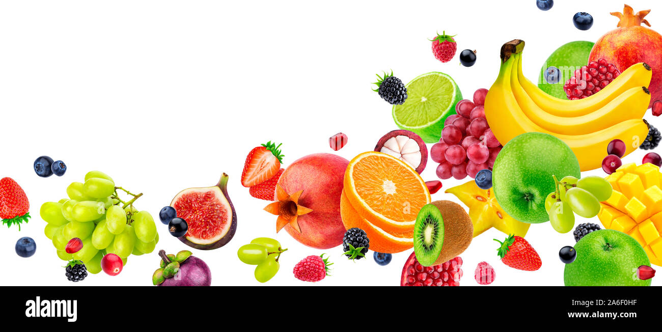 Flying Früchte und Beeren auf weißem Hintergrund Stockfoto