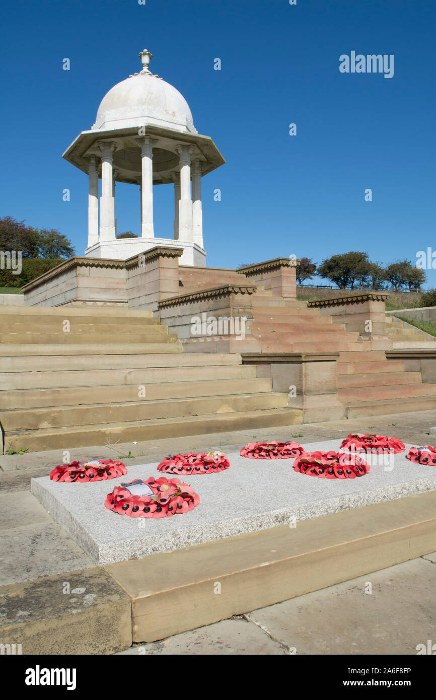 Die chattri Kriegerdenkmal, in der Nähe von Brighton, ist ein Denkmal für die indischen Soldaten, die im Ersten Weltkrieg gefallen sind dedizierte Stockfoto