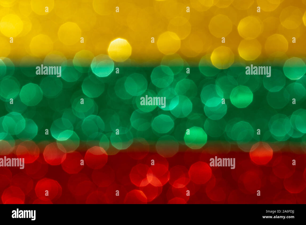 Cloroful abstrakt Hintergrund mit Bokeh, patriotischen Fahne mit Gelb Grün Rot Farben, festliche Vorlage mit Defokussierten Glitzereffekt Stockfoto