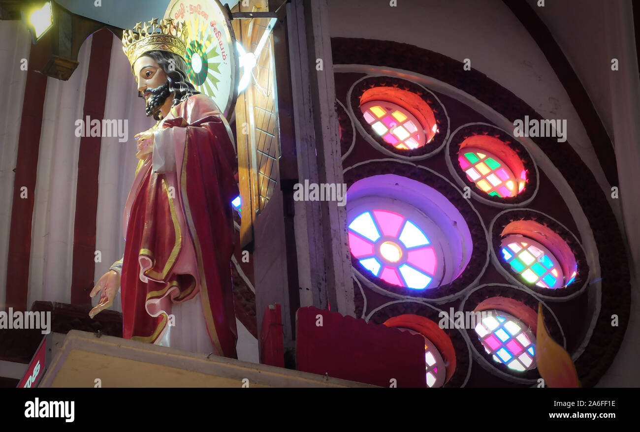 In der Stadt Pondicherry. Verwendet ein französisches Protektorat zu werden, gibt es mehrere reich verzierten Kirchen, immer noch beliebt bei den Gemeinden. Stockfoto