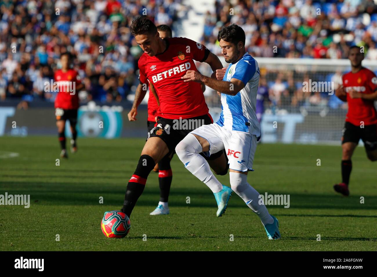 Madrid, Spanien. 26 Okt, 2019. MARTIN VALJENT UND JOSE MANUEL ARNAIZ WÄHREND MACTH LEGANES VERSUS MALLORCA BUTARQUE Stadion. Samstag, den 26. Oktober 2019 Credit: CORDON PRESSE/Alamy Live News Credit: CORDON PRESSE/Alamy leben Nachrichten Stockfoto