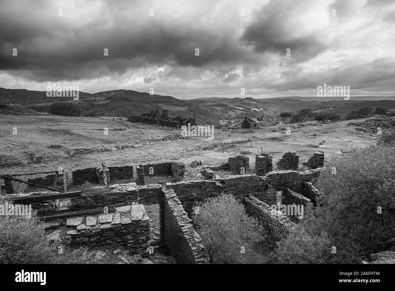 Die verlassenen Rhos Schiefer Steinbruch bei Capel Curig, nachstehend Moel Siabod im Snowdonia National Park, Wales Stockfoto