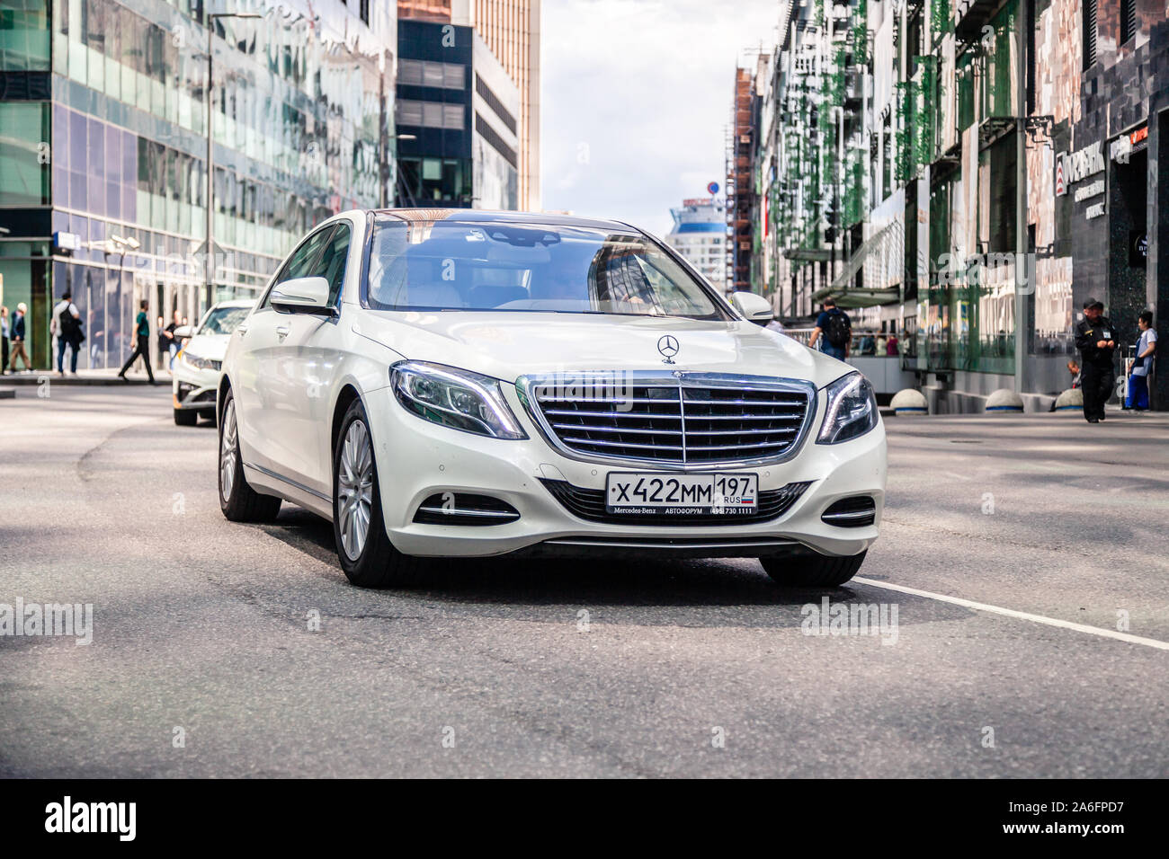 S Klasse Weiss Stockfotos Und Bilder Kaufen Alamy