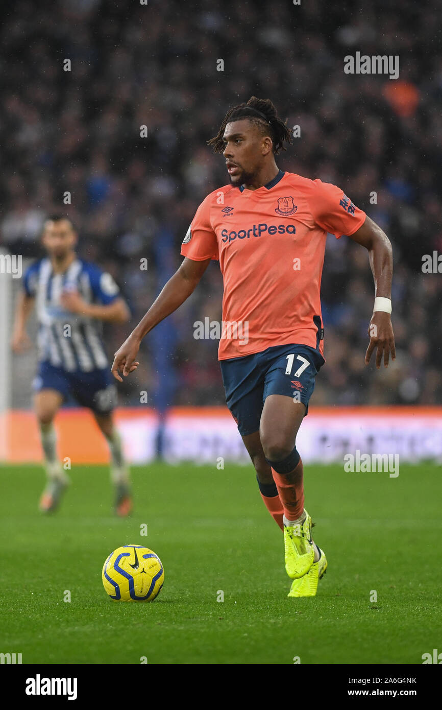 26. Oktober 2019, American Express Gemeinschaft Stadium, Brighton und Hove, England; Premier League, Brighton und Hove Albion v Everton: Alex Iwobi (17) Der Evertonwith die Kugel Credit: Phil Westlake/News Bilder Stockfoto