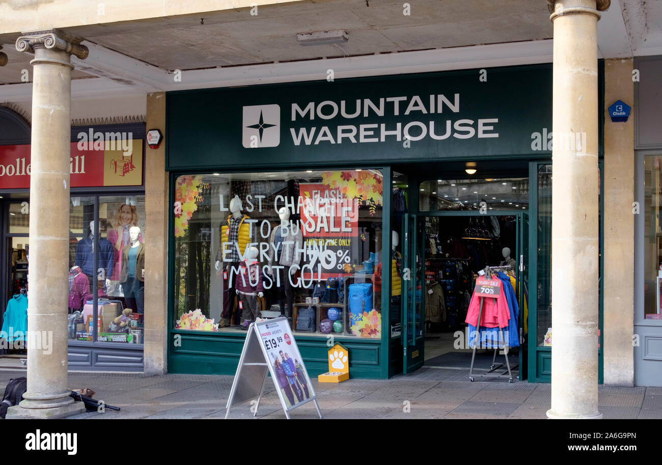 Mountain Warehouse Shop im Stadtzentrum von Bath Stockfoto