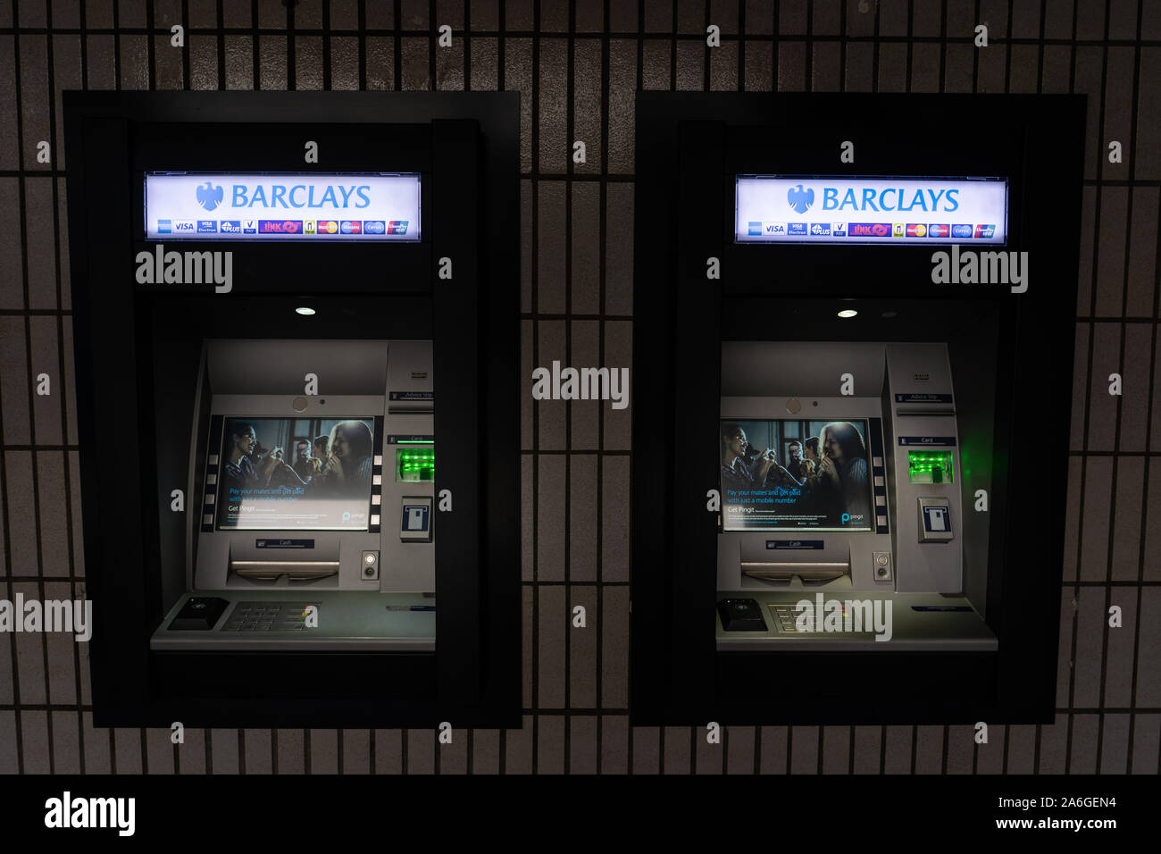 Barclays Bank Cash points bei Nacht, Geldautomaten, ATM, leerstehend Stockfoto