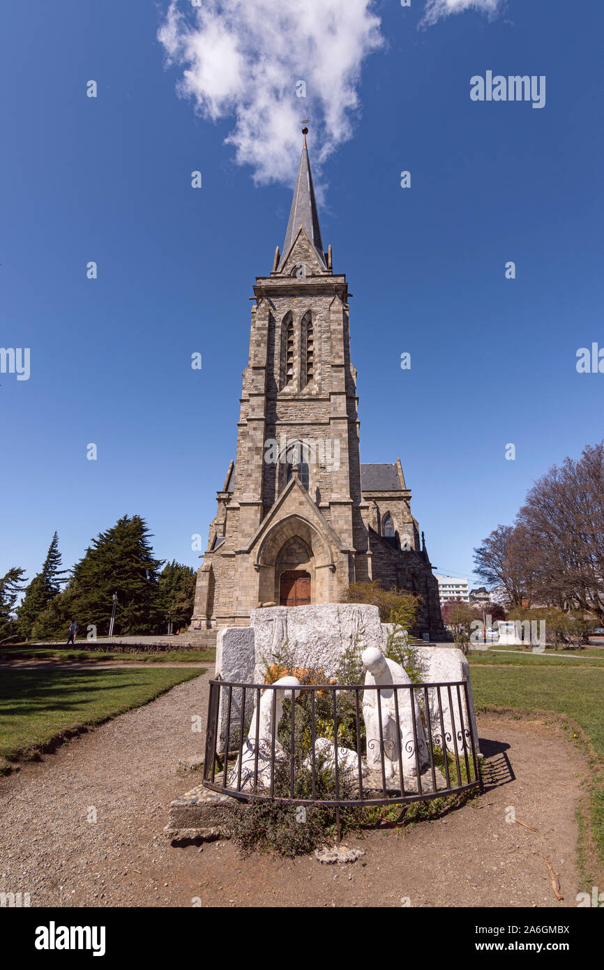 Szene eines alten gotischen Kathedrale Unserer Lieben Frau von Nahuel Huapi in San Carlos de Bariloche, Argentinien Stockfoto