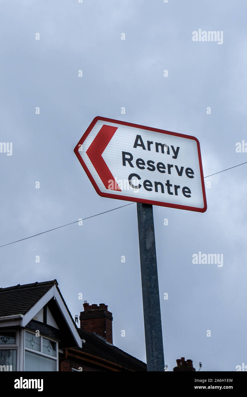 Ein Zeichen zeigen den Weg in die Armee finden in Stoke on Trent, 4.BATAILLON, die mercian Regiment, d Unternehmen, Dragon Company Stockfoto