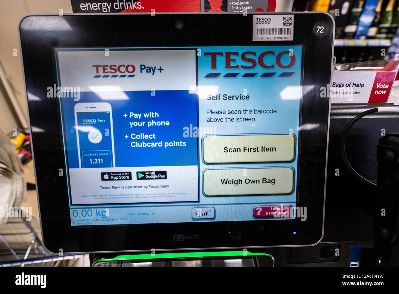 Ein Self-service-Maschine an einem Tesco extra speichern, keine Kassiererinnen, Technologie Stockfoto