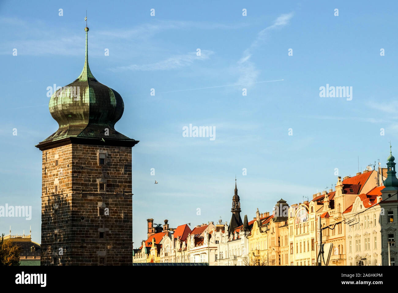 Prager gotischer Wasserturm auf Masarykovo nabrezi Prag Tschechische Republik Stockfoto