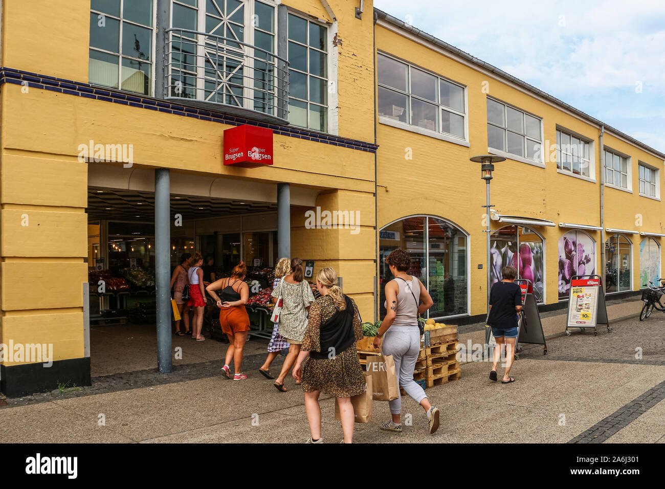 Super Brugsen Shopping Mall ist in Skagen, Dänemark am 28. Juli 2019 Skagen ist die nördlichste Stadt Dänemarks, an der Ostküste der Halbinsel Skagen Odde ganz im Norden von Jütland. © Michal Fludra/Alamy leben Nachrichten Stockfoto