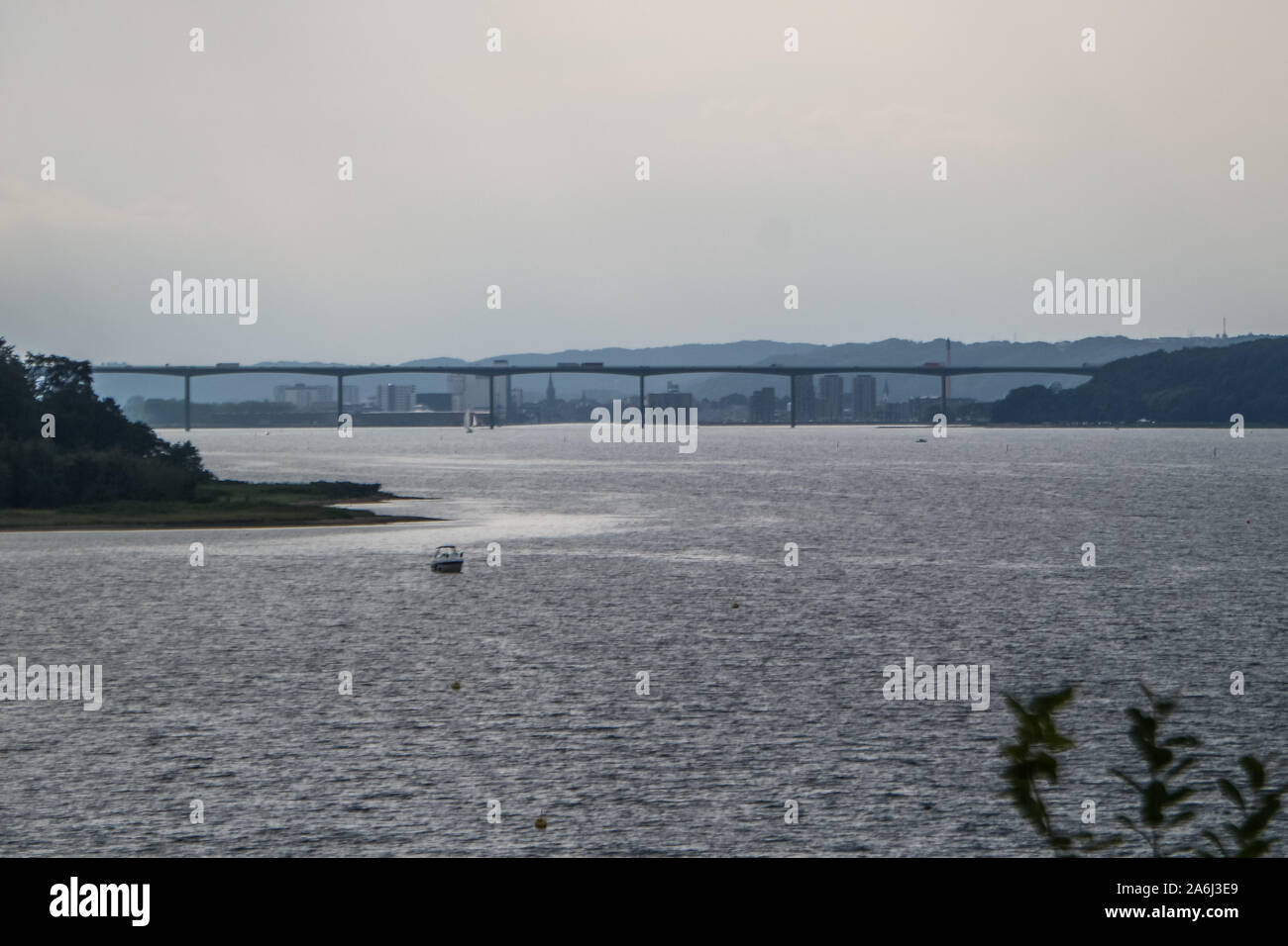 Allgemeine Ansicht der Vejle Fjord und Vejle Fjord Brücke in Vejle, Dänemark am 30. Juli 2019 © Michal Fludra/Alamy Live Nachrichten gesehen ist Stockfoto