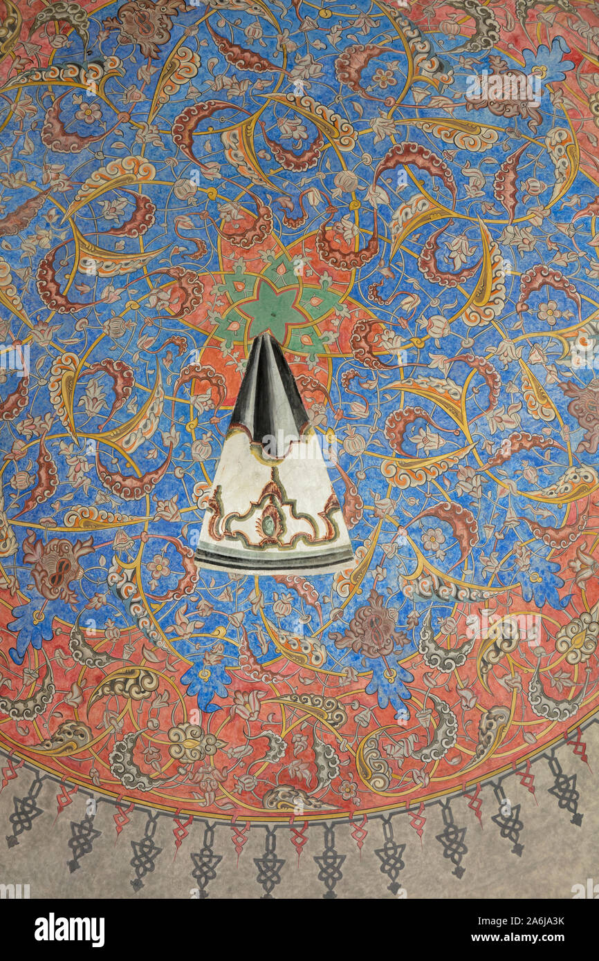 Detail der Malerei auf Dome, Shirin Khatun oder şirin Hatun Mausoleum, Muradiye Complex, Bursa, Türkei Stockfoto