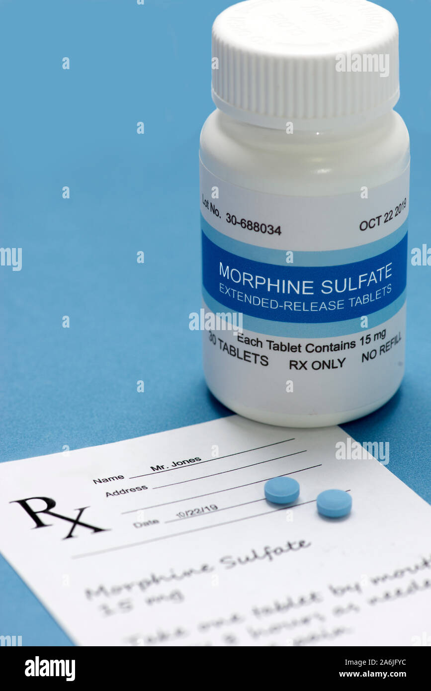 Morphin sulfat Rezept mit Morphium Container und zwei Pillen. Stockfoto