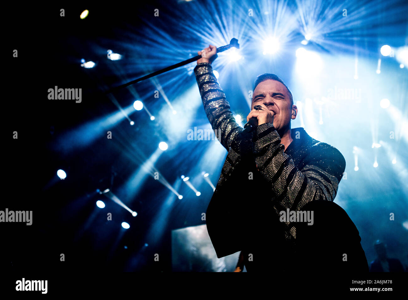 Skanderborg, Dänemark. 07. August 2019. Robbie Williams, der englische Sänger, Songwriter und Musiker, führt ein Live Konzert während der dänischen Musik Festival 2019 SmukFest in Skanderborg. (Foto: Gonzales Foto - Lasse Lagoni). Stockfoto