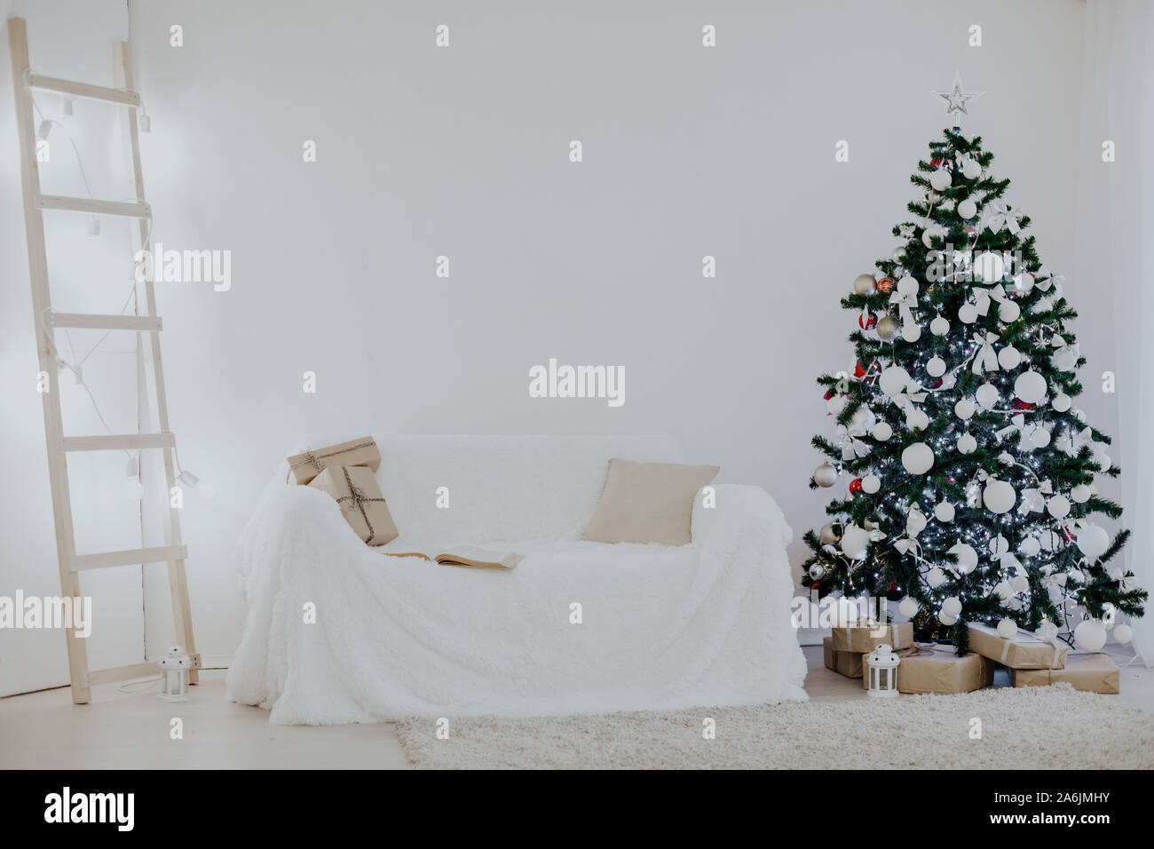 Weihnachtskarte Christbaum mit Weihnachtsgeschenke 2018 Stockfoto