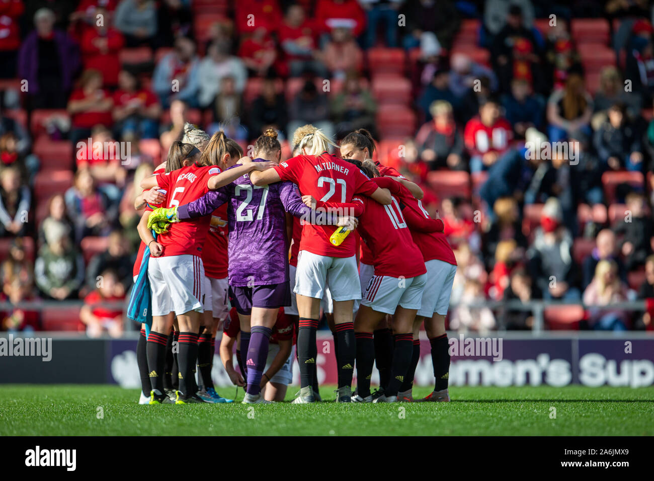 Leigh Sports Village, Lancashire, UK. 27 Okt, 2019. Der FA Frauen Super League, Manchester United Frauen versus lesen Frauen; ein Last minute Team huddle für Man Utd-redaktionelle Verwendung Credit: Aktion plus Sport/Alamy leben Nachrichten Stockfoto