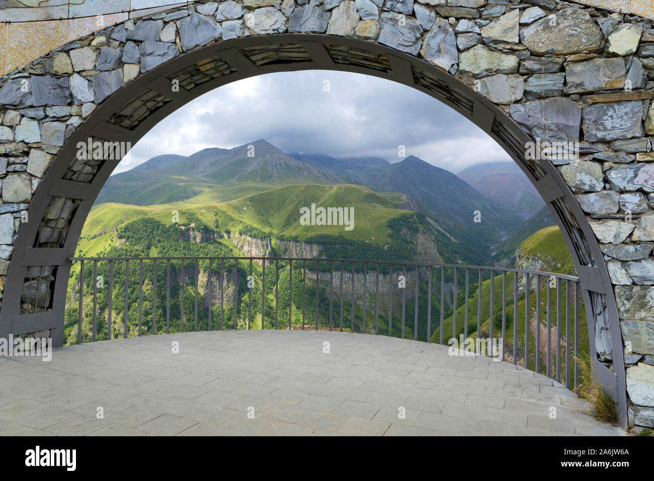 Georgien, Kaukasus: Russland - Georgien Friendship Monument, Devil's Tal Stockfoto