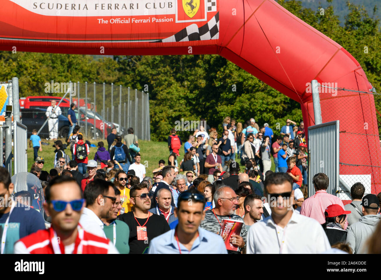 Scarperia E San Piero, Italien. 27 Okt, 2019. Pubblico ferrariduring Ferrari Challenge World Finals - Mugello 2019, Ferrari Challenge Cup in Scarperia e San Piero, Italien, 27. Oktober 2019 - LPS/Alessio Marini Credit: Alessio Marini/LPS/ZUMA Draht/Alamy leben Nachrichten Stockfoto