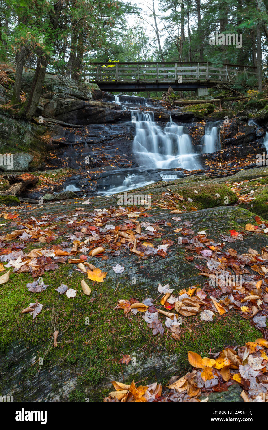 Potts fällt im Herbst, versteckt in Bracebridge, Ontario. Stockfoto