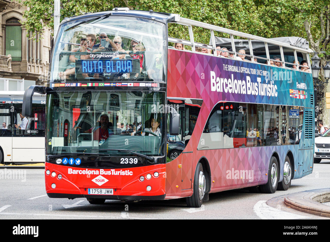 Barcelona Spanien, Katalonien Doppeldecker Sightseeing Bus, Bus Turistic, Passagier, Ruta Blava, Hispanic, ES190820118 Stockfoto