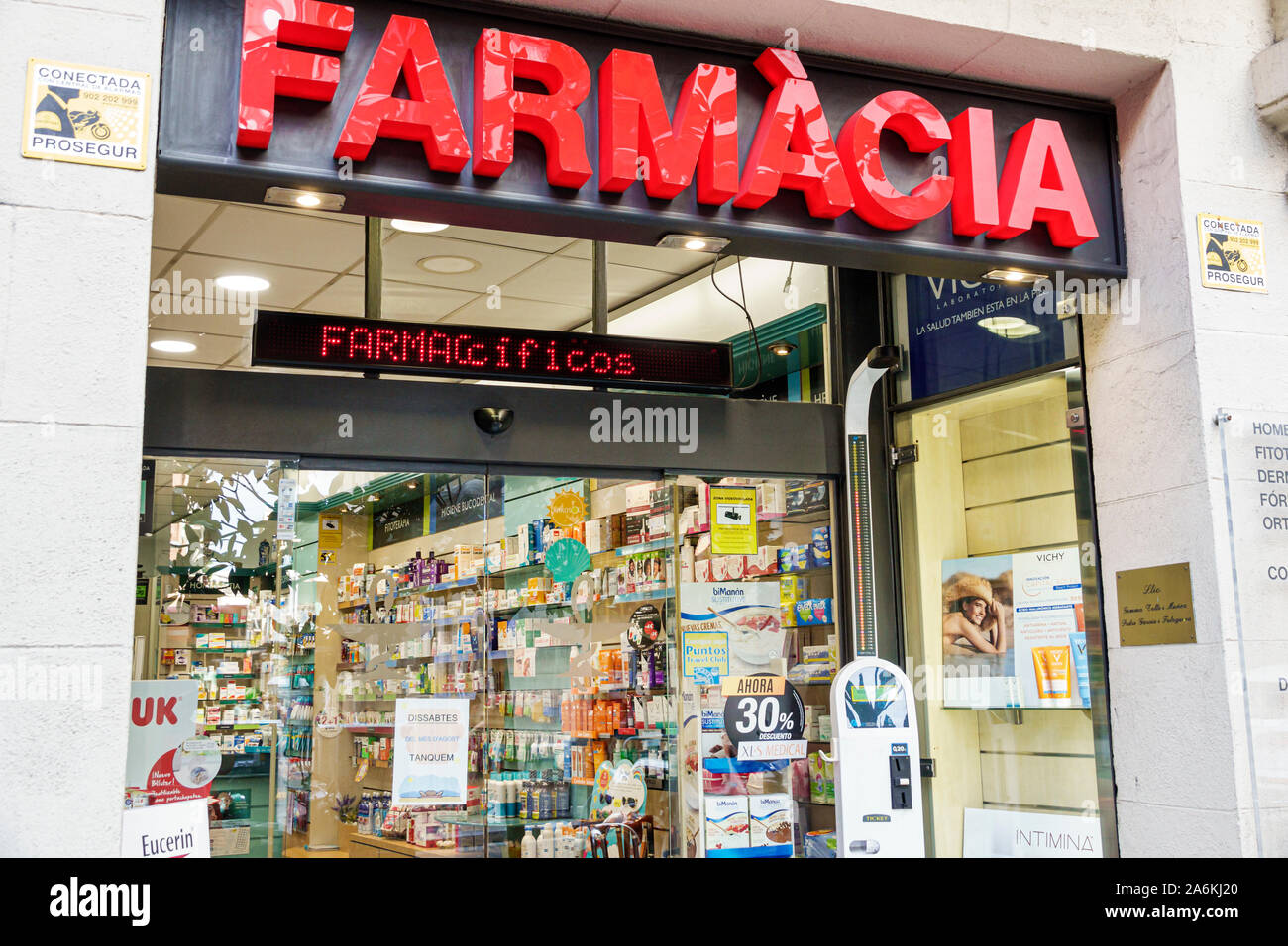Barcelona Spanien, Katalonien Gracia, Nachbarschaft, Farmacia, Apotheke, Drogerie, Vordereingang, ES190820136 Stockfoto