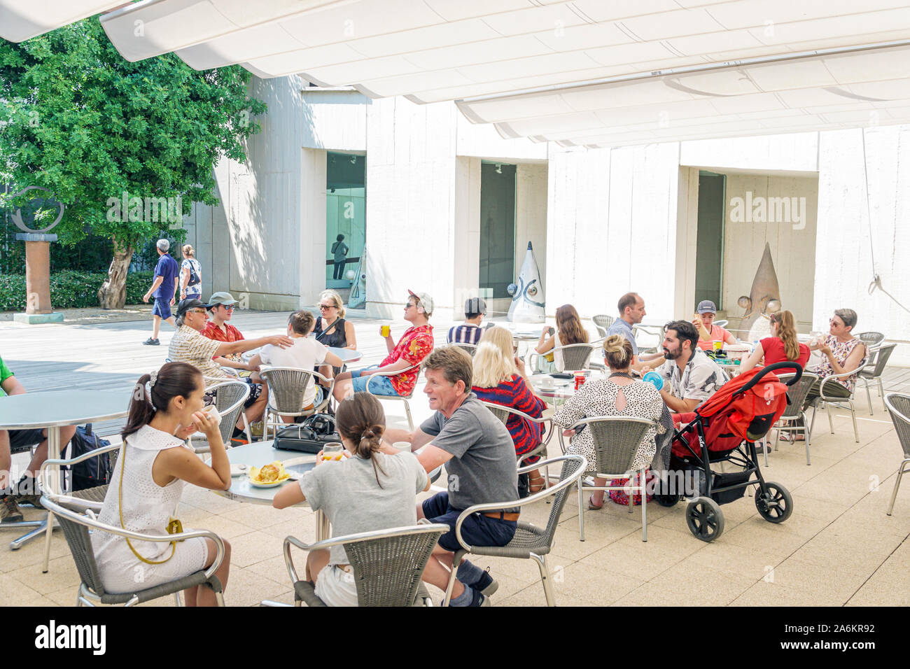 Barcelona Spanien, Katalonien Catalunya, Parc de Montjuic, Fundacio Joan Miro Stiftung, Museum für zeitgenössische Kunst, Innenhof, Café, Restaurant Rest Stockfoto